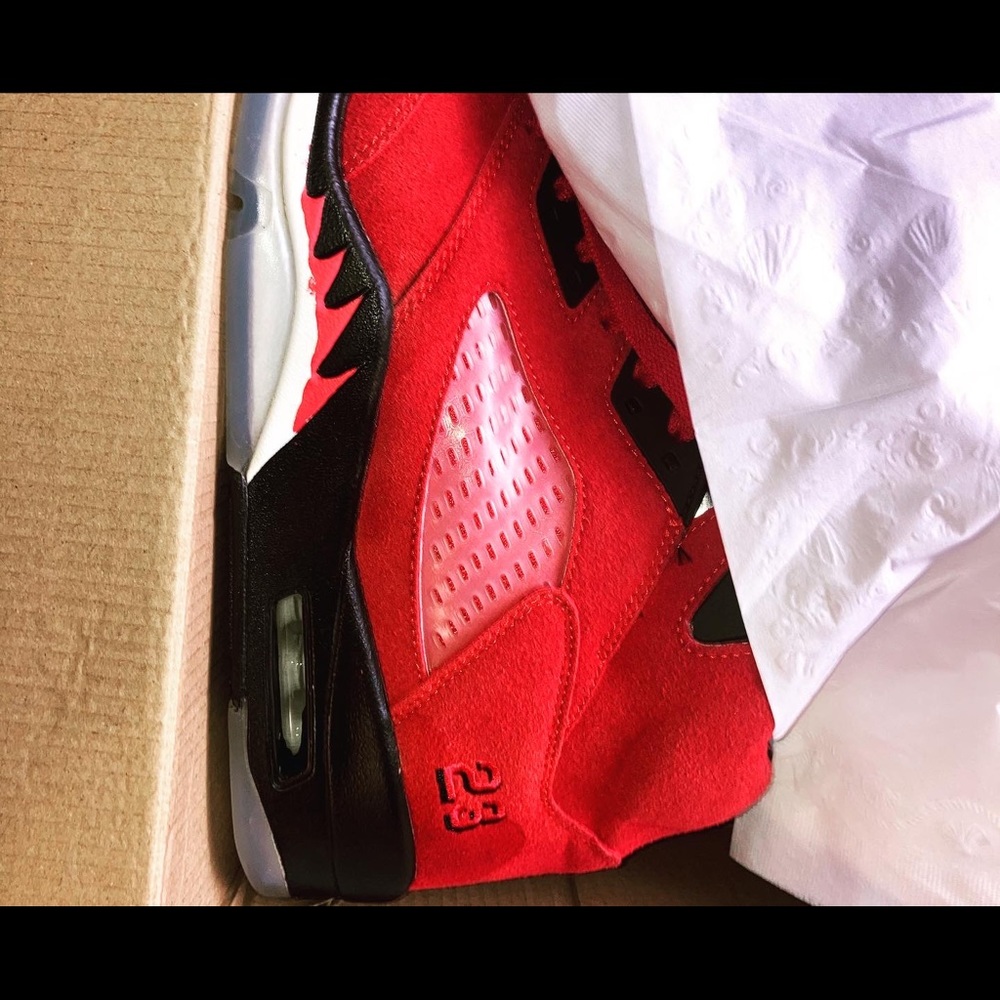 Jordan 5  Retro ‘Raging Bull’ 2021